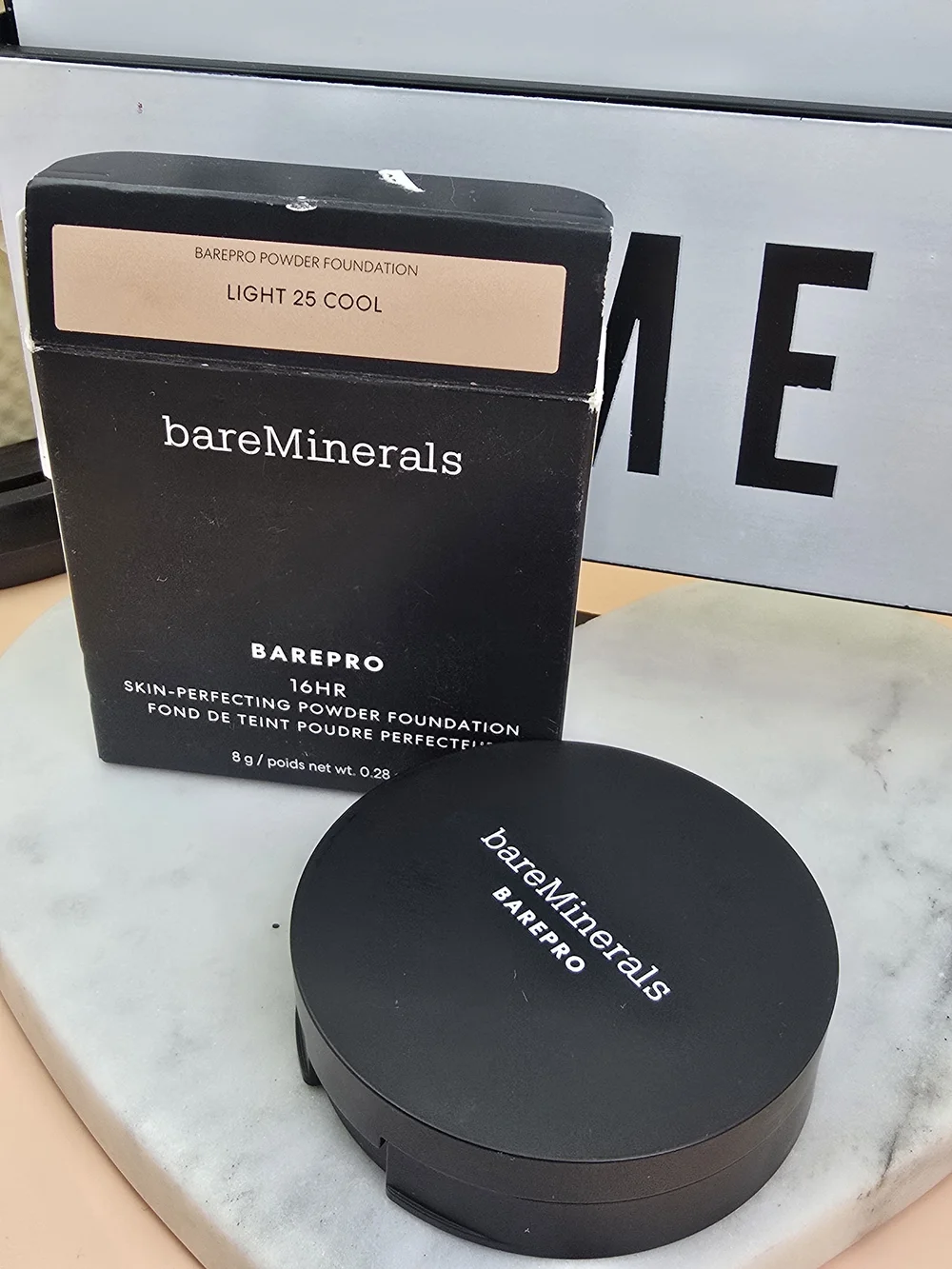 bareMinerals BAREPRO Powder Foundation — Light 25 Cool (Beige Tone)